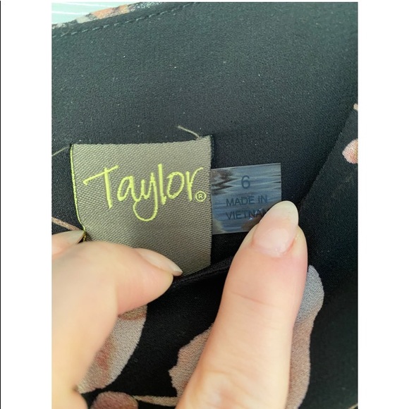 Taylor flowery ruffled dress - Picture 7 of 7